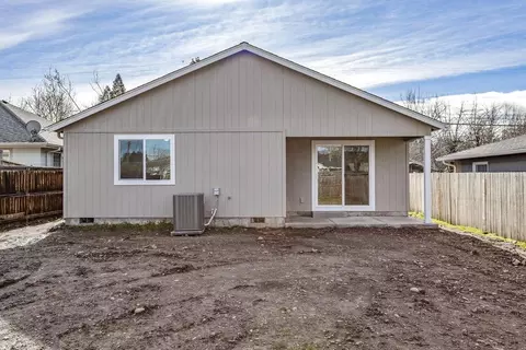722 S Royal Ave, Eagle Point, OR 97524 photo 27