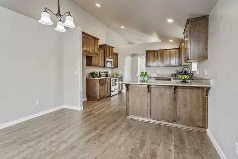 722 S Royal Ave, Eagle Point, OR 97524 photo 12