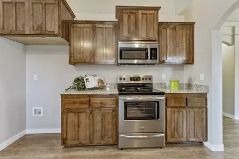 722 S Royal Ave, Eagle Point, OR 97524 photo 9