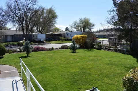 652 Sherman Way, Eagle Point, OR 97524 photo 1