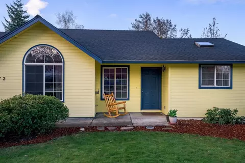 572 C St, Phoenix, OR 97535 photo 9