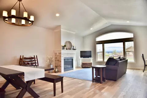 443 S Haskell, Central Point, OR 97502 photo 18