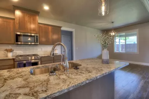 1008 Arrowhead Trl, Eagle Point, OR 97524 photo 8