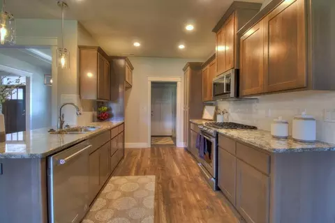 1008 Arrowhead Trl, Eagle Point, OR 97524 photo 9