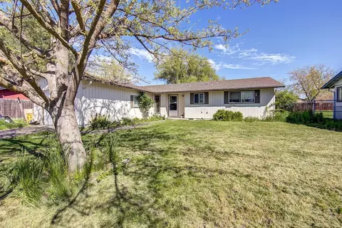 596 Sherman Way, Eagle Point, OR 97524 photo 2