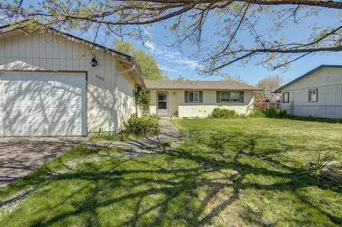 596 Sherman Way, Eagle Point, OR 97524 photo 1