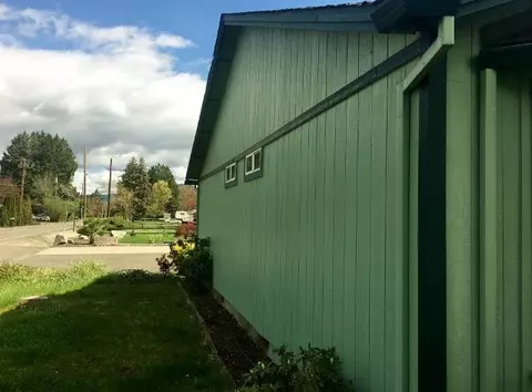 981 Beall Ln, Medford, OR 97502 photo 2
