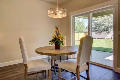 1073 Arrowhead Trl, Eagle Point, OR 97524 photo 9