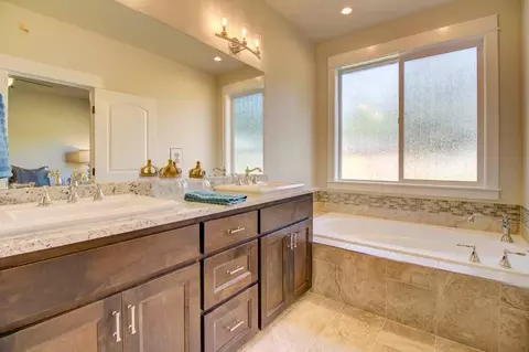 1073 Arrowhead Trl, Eagle Point, OR 97524 photo 25