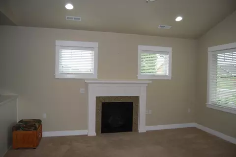 1171 N Haskell St, Central Point, OR 97502 photo 4