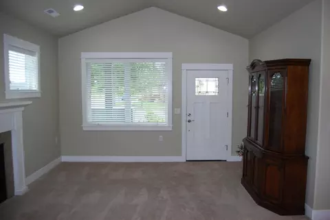 1171 N Haskell St, Central Point, OR 97502 photo 5
