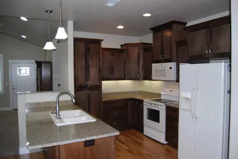 1171 N Haskell St, Central Point, OR 97502 photo 7