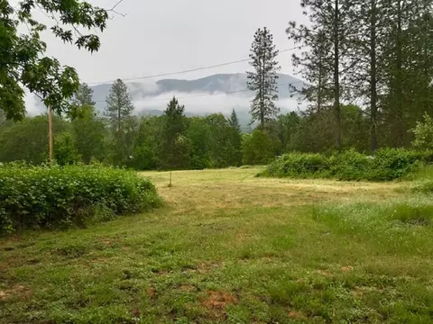 615 Crestview Loop, Grants Pass, OR 97527 photo 3