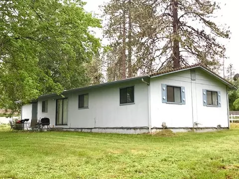 615 Crestview Loop, Grants Pass, OR 97527 photo 2