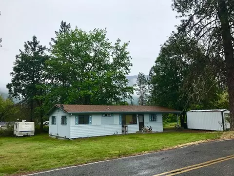 615 Crestview Loop, Grants Pass, OR 97527 photo 1