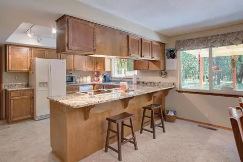 777 Williamson Loop, Grants Pass, OR 97526 photo 2