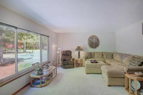 777 Williamson Loop, Grants Pass, OR 97526 photo 3
