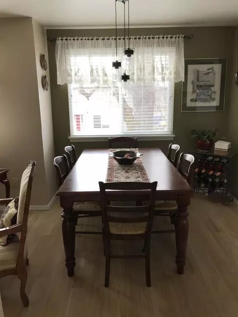 385 Lorraine Ave, Eagle Point, OR 97524 photo 3