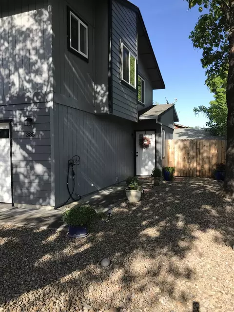 385 Lorraine Ave, Eagle Point, OR 97524 photo 1