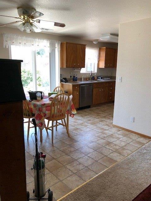 247 Tracy Ave, Eagle Point, OR 97524 photo 10