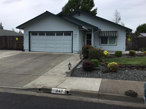 247 Tracy Ave, Eagle Point, OR 97524 photo 1