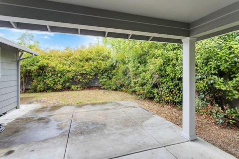 301 Phoenix Hills Dr, Phoenix, OR 97535 photo 4
