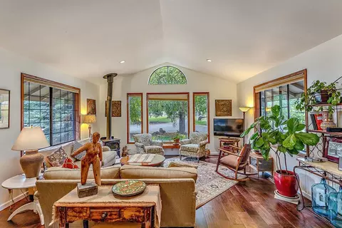 9155 Applegate Rd, Grants Pass, OR 97527 photo 11