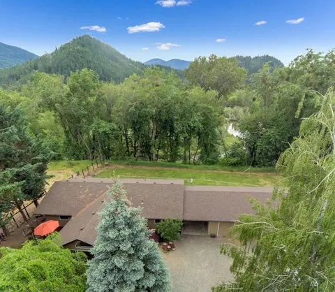 9155 Applegate Rd, Grants Pass, OR 97527 photo 9