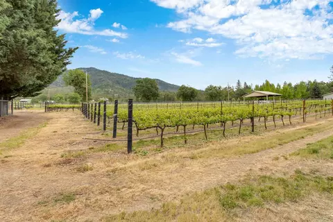 9155 Applegate Rd, Grants Pass, OR 97527 photo 6