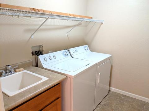 324 Live Oak Loop, Central Point, OR 97502 photo 13