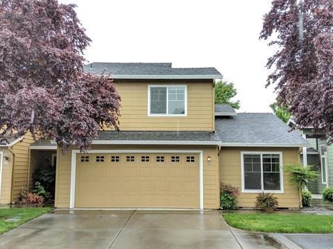 324 Live Oak Loop, Central Point, OR 97502 photo 2
