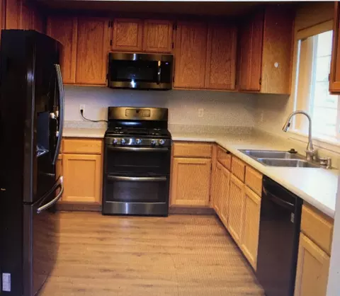 34 Devonwood Ct, Eagle Point, OR 97524 photo 3