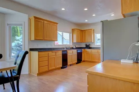 4697 Eagle Trace Dr, Medford, OR 97504 photo 10