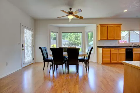 4697 Eagle Trace Dr, Medford, OR 97504 photo 9