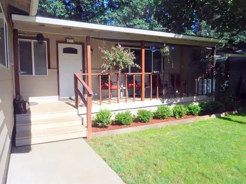 209 Shadowbrook Dr, Cave Junction, OR 97523 photo 3