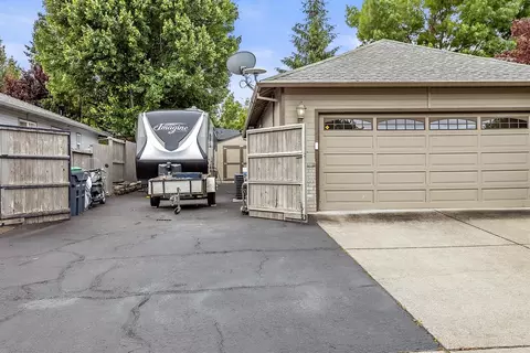 3030 Ruby Dr, Medford, OR 97504 photo 32