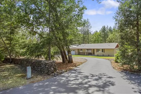 706 Eric Loop, Grants Pass, OR 97526 photo 14