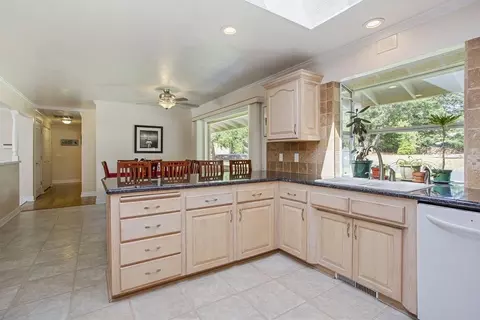 706 Eric Loop, Grants Pass, OR 97526 photo 18