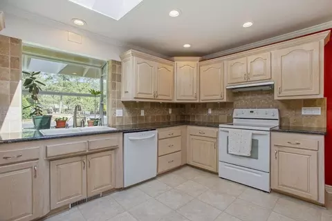 706 Eric Loop, Grants Pass, OR 97526 photo 17