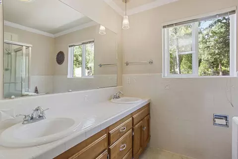 706 Eric Loop, Grants Pass, OR 97526 photo 26