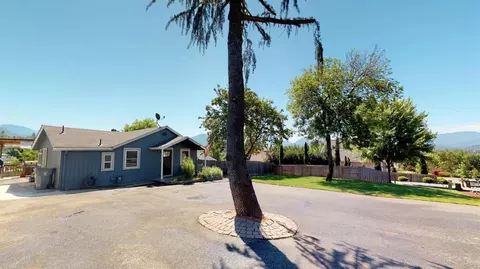 125 NW Fall Run Dr, Grants Pass, OR 97526 photo 25