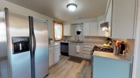 125 NW Fall Run Dr, Grants Pass, OR 97526 photo 12