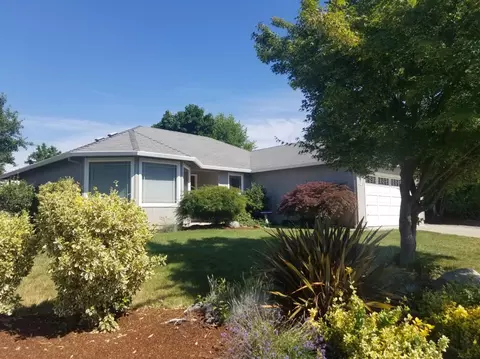 629 Benjamin Way, Phoenix, OR 97535 photo 4
