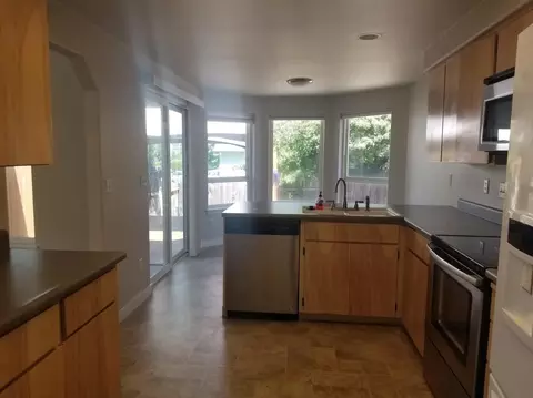 629 Benjamin Way, Phoenix, OR 97535 photo 8