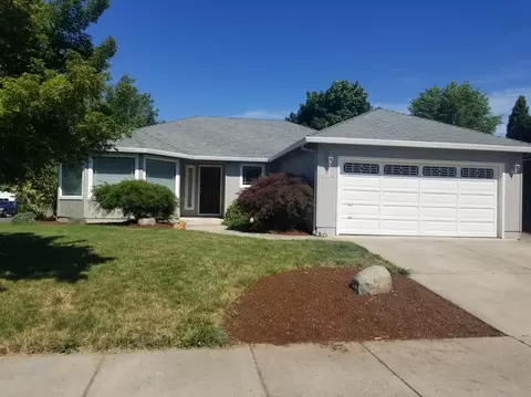 629 Benjamin Way, Phoenix, OR 97535 photo 1