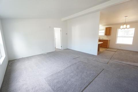 633 E Archwood Dr #50, Eagle Point, OR 97524 photo 4