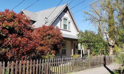 1031 E Main St, Ashland, OR 97520 photo 2
