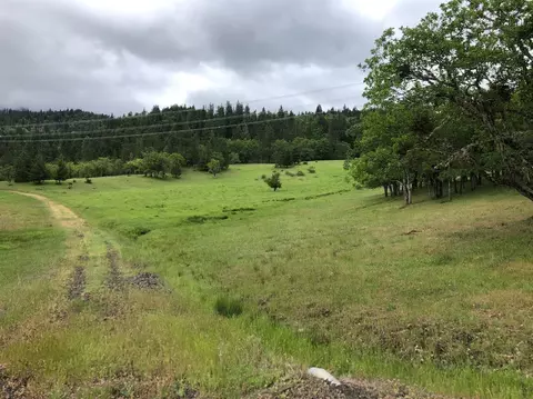 14200 E Antelope Rd, Eagle Point, OR 97524 photo 6