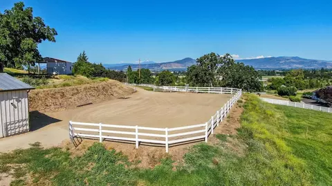 2211 Hillside Dr, Central Point, OR 97502 photo 34