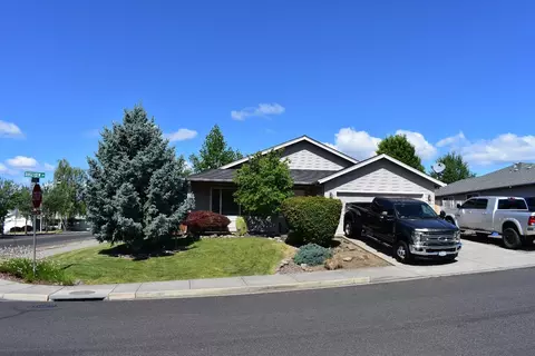 998 Ridgeview Dr, Eagle Point, OR 97524 photo 1